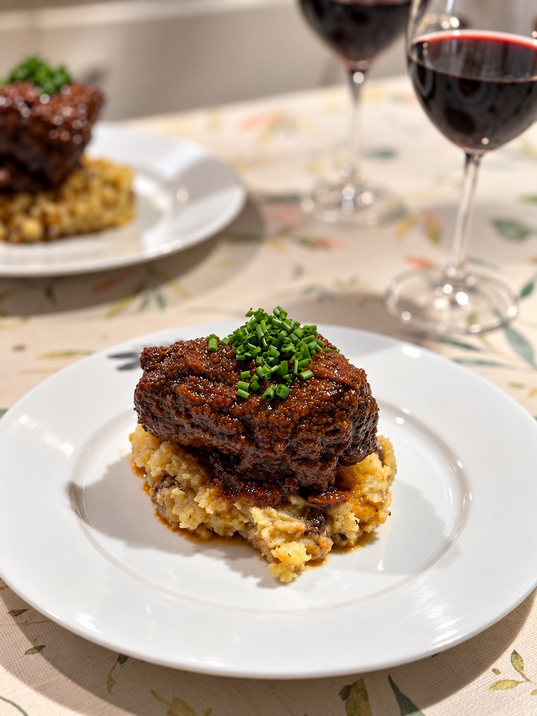 Plat braisé servi à l’assiette